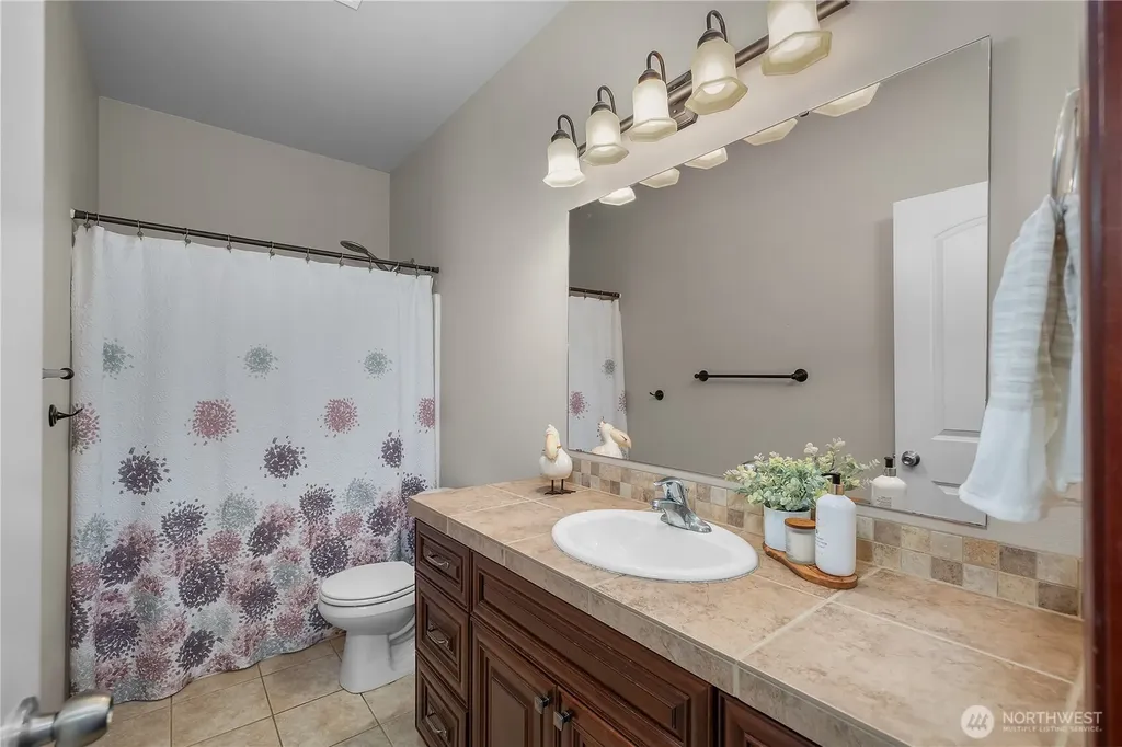 76 Mcdonald Creek Lane Elma WA 98541