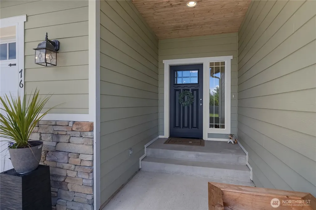 76 Mcdonald Creek Lane Elma WA 98541