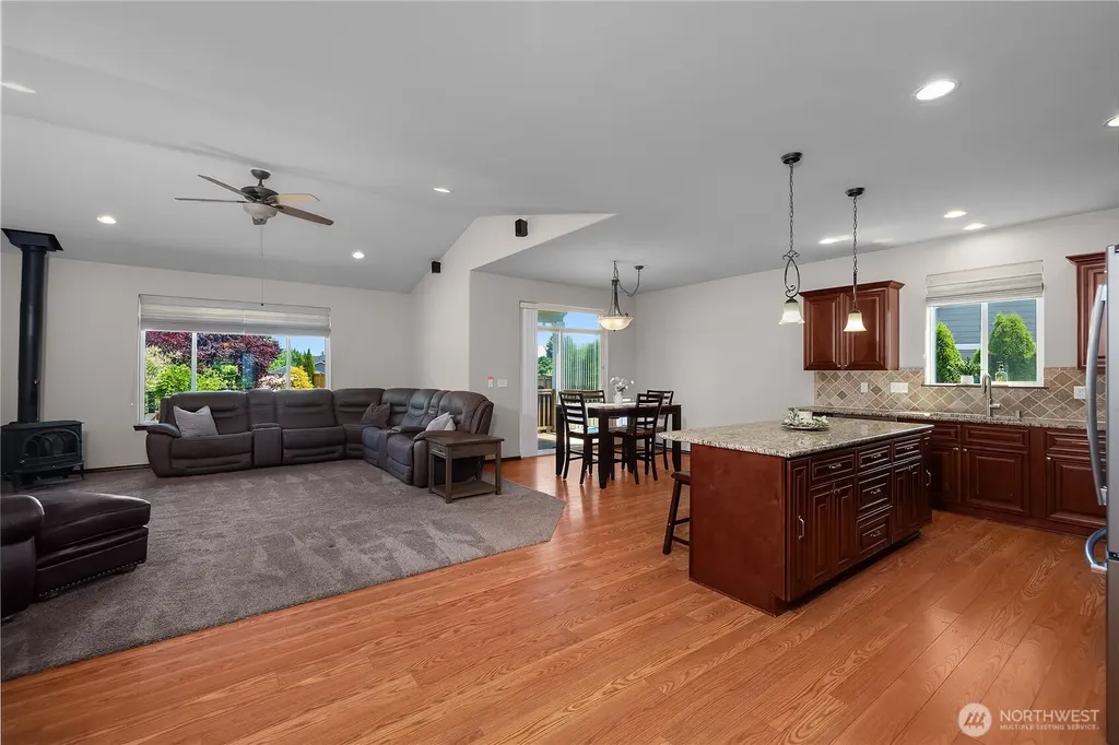 76 Mcdonald Creek Lane Elma WA 98541