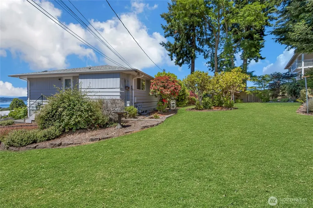 1911 Willow Lane W University Place WA 98466