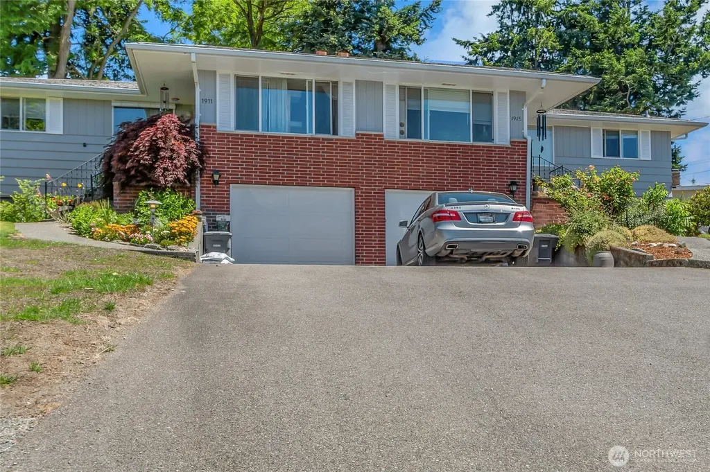 1911 Willow Lane W University Place WA 98466