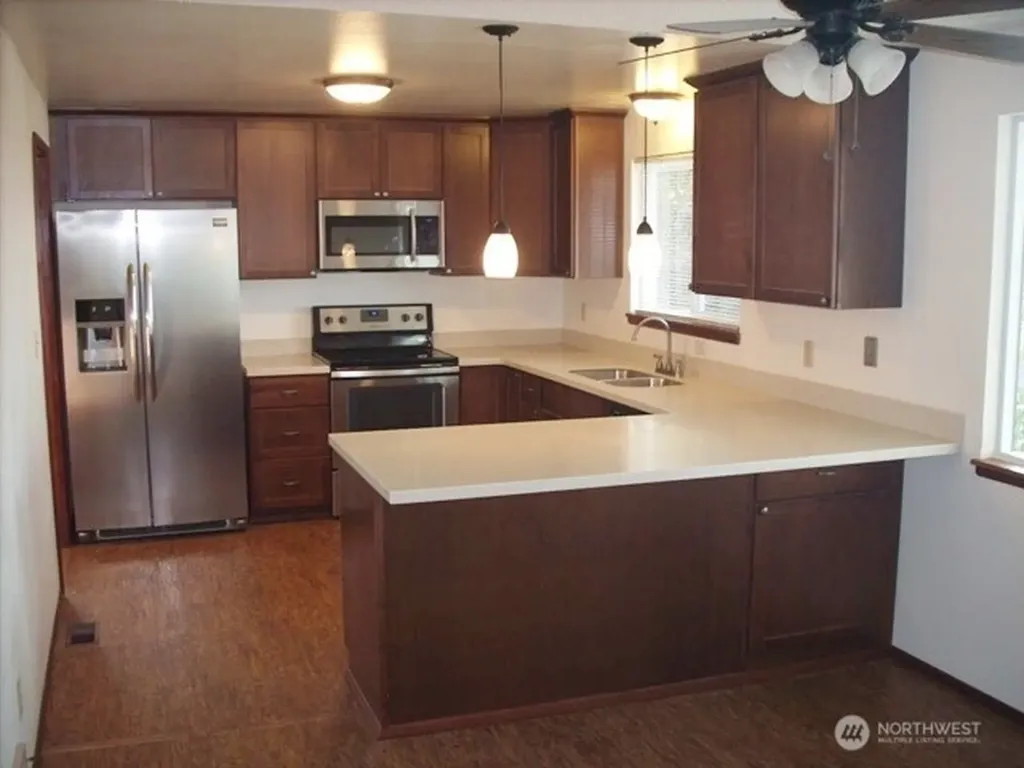 1911 Willow Lane W University Place WA 98466