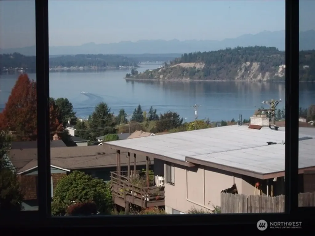 1911 Willow Lane W University Place WA 98466