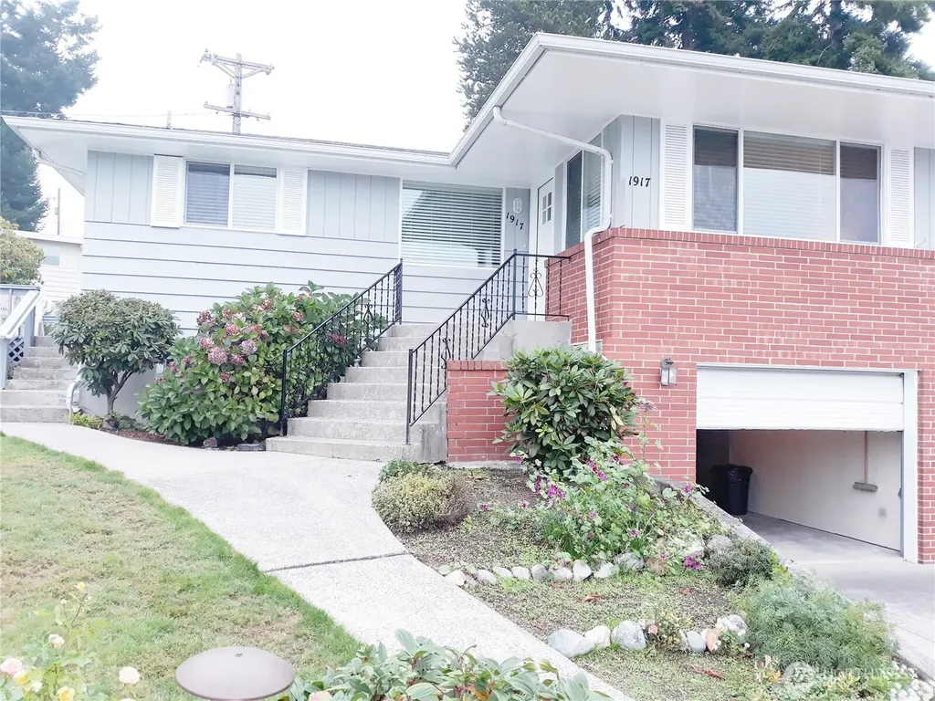 1911 Willow Lane W University Place WA 98466
