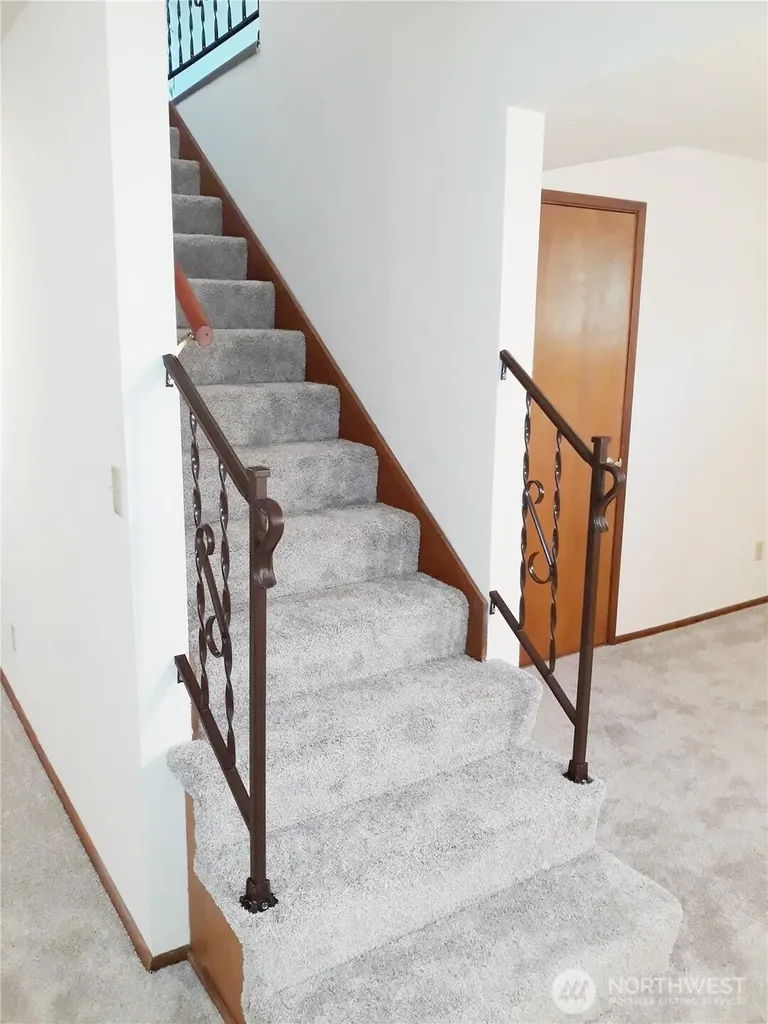 1911 Willow Lane W University Place WA 98466