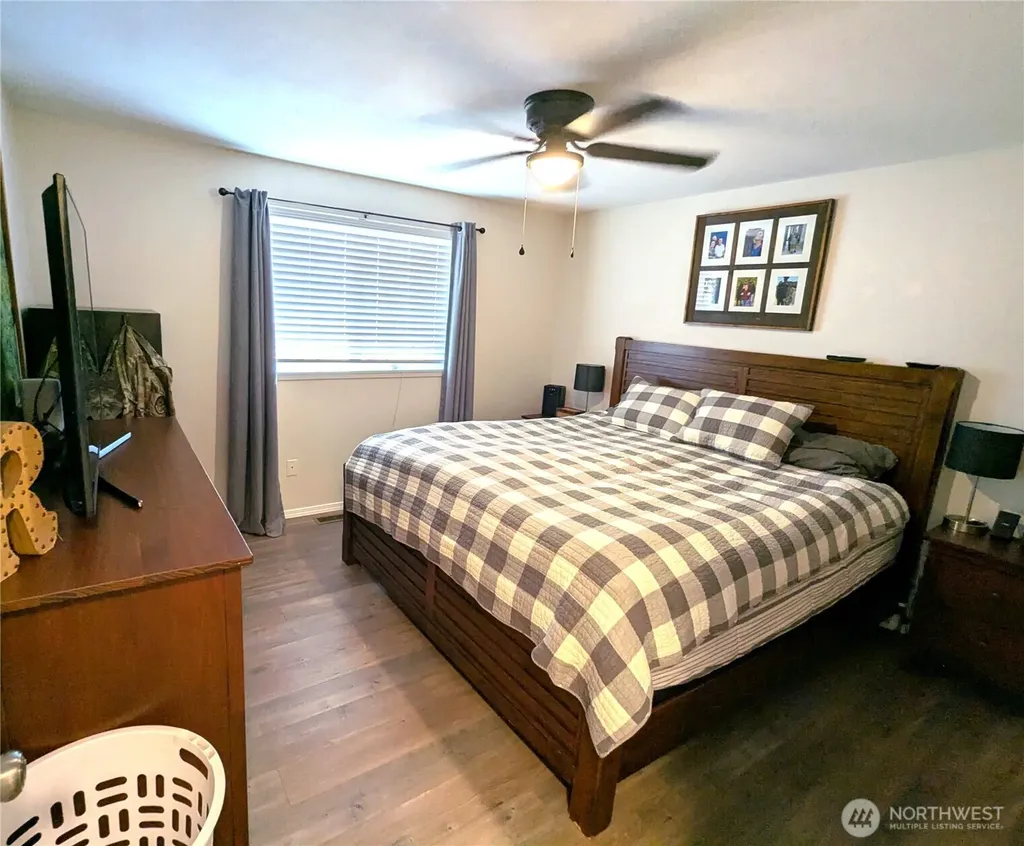 17930 Iris Place SW Rochester WA 98579