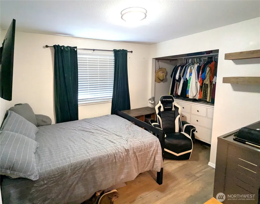 17930 Iris Place SW Rochester WA 98579
