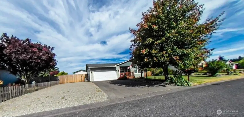 17930 Iris Place SW Rochester WA 98579