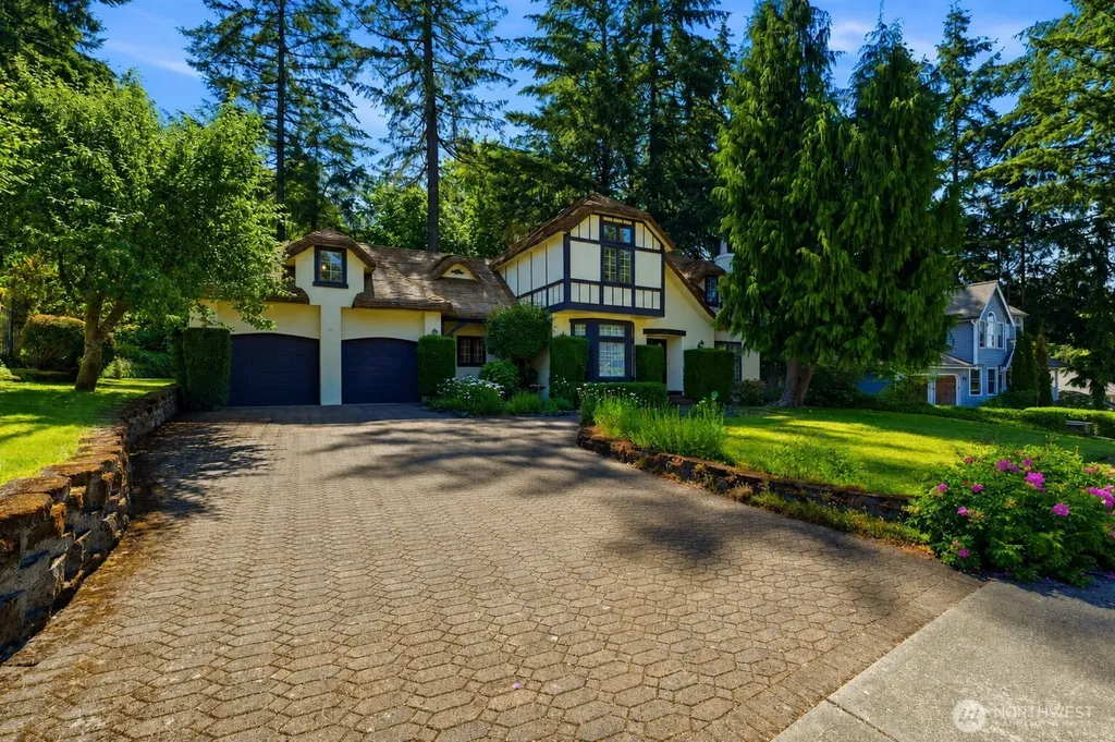 306 Keach Loop Steilacoom WA 98388
