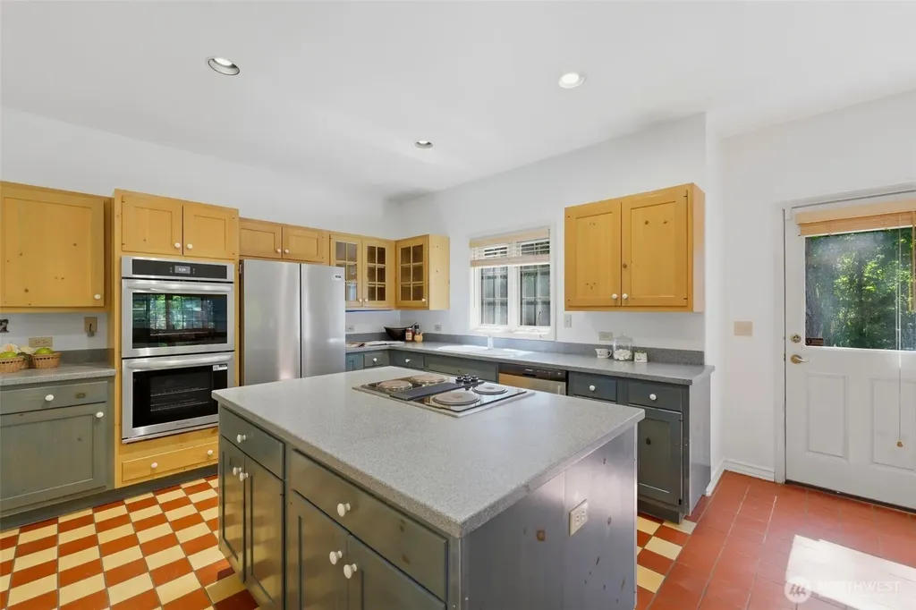 306 Keach Loop Steilacoom WA 98388