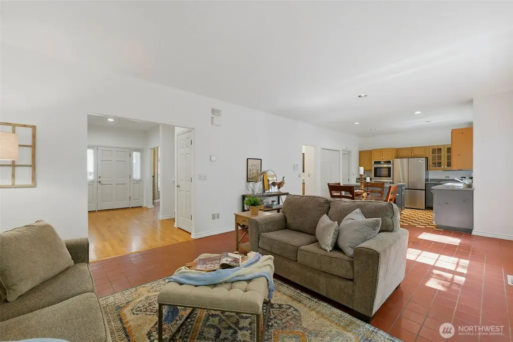 306 Keach Loop Steilacoom WA 98388