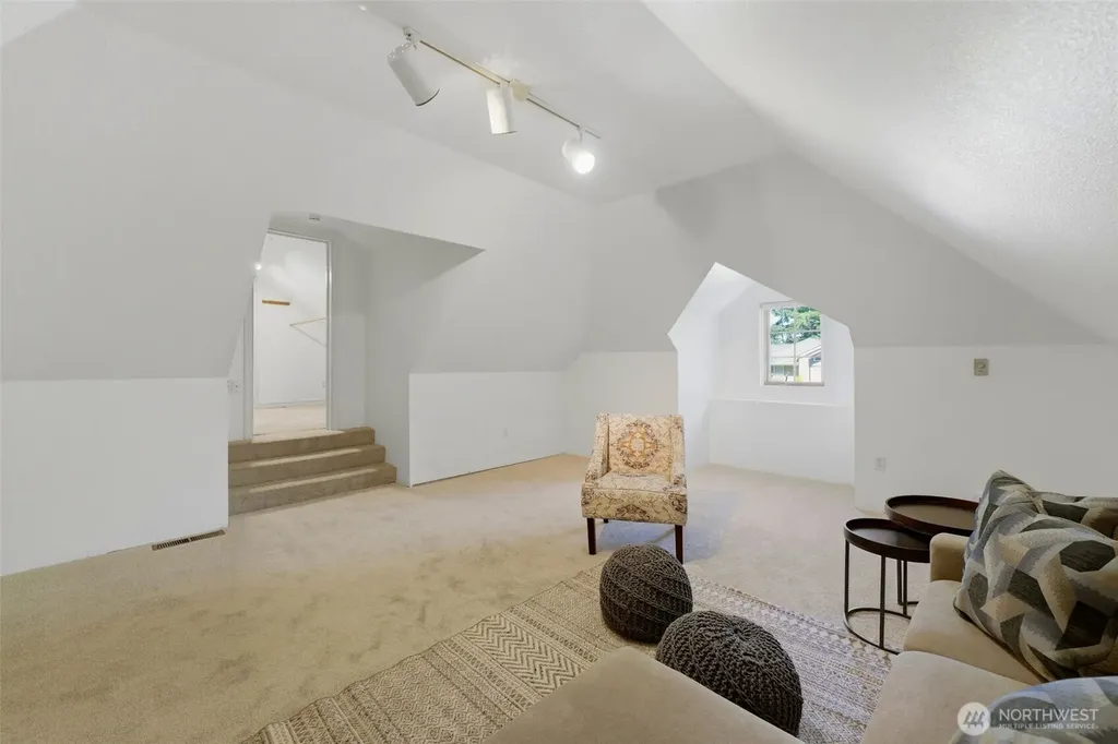 306 Keach Loop Steilacoom WA 98388
