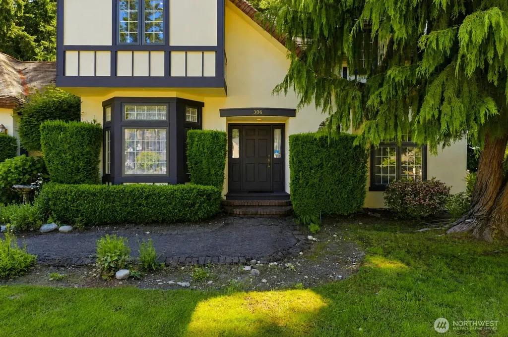 306 Keach Loop Steilacoom WA 98388