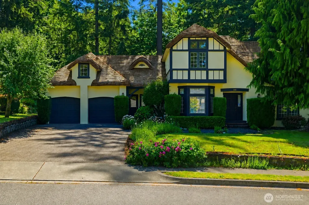 306 Keach Loop Steilacoom WA 98388
