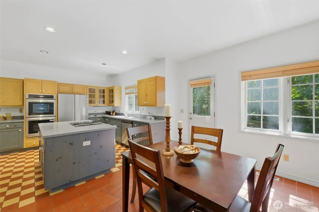 306 Keach Loop Steilacoom WA 98388
