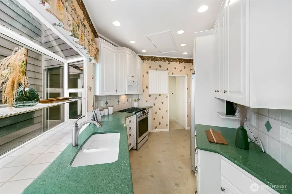 15000 Village Green Drive Bothell WA 98012