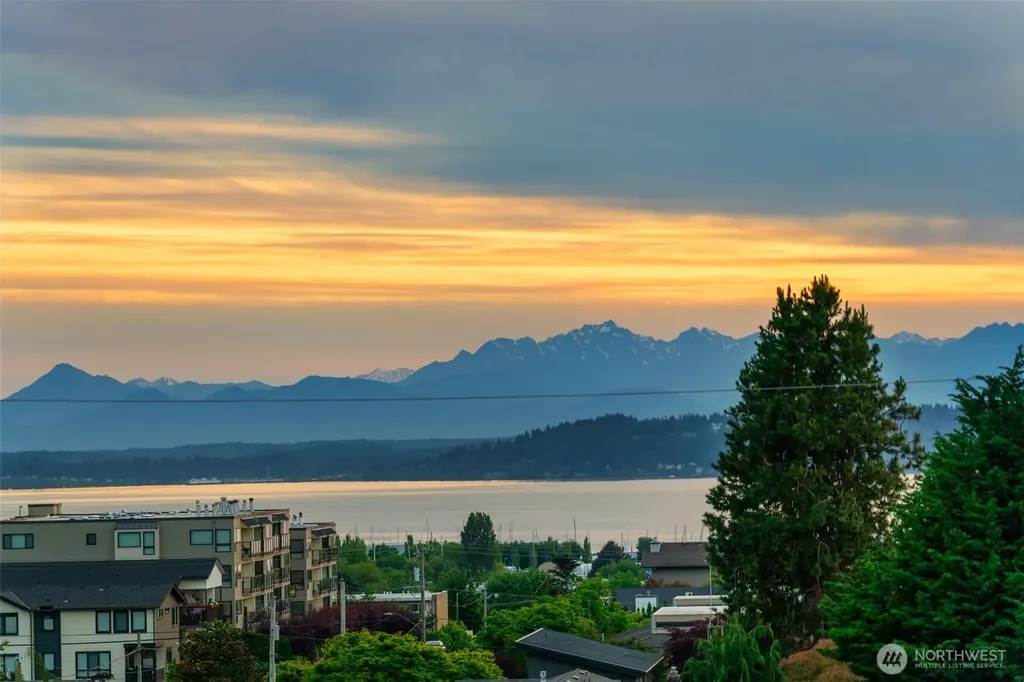 709 Maple Street Edmonds WA 98020