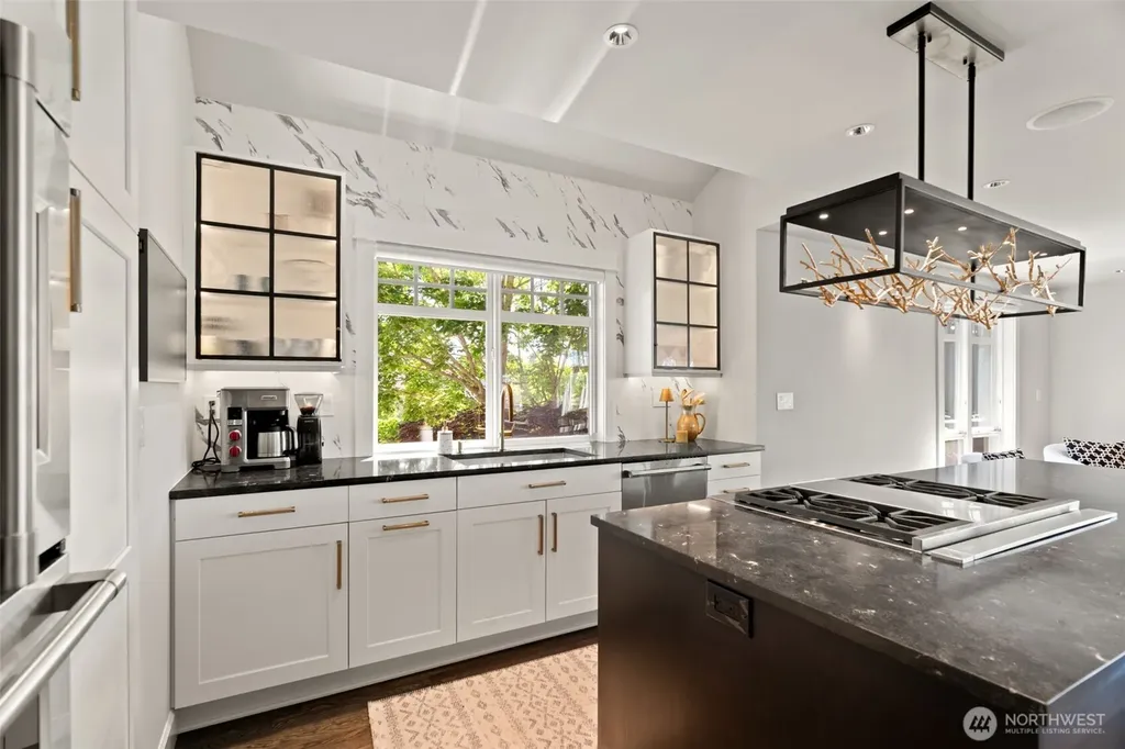 709 Maple Street Edmonds WA 98020