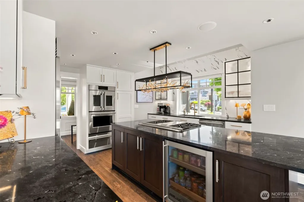 709 Maple Street Edmonds WA 98020