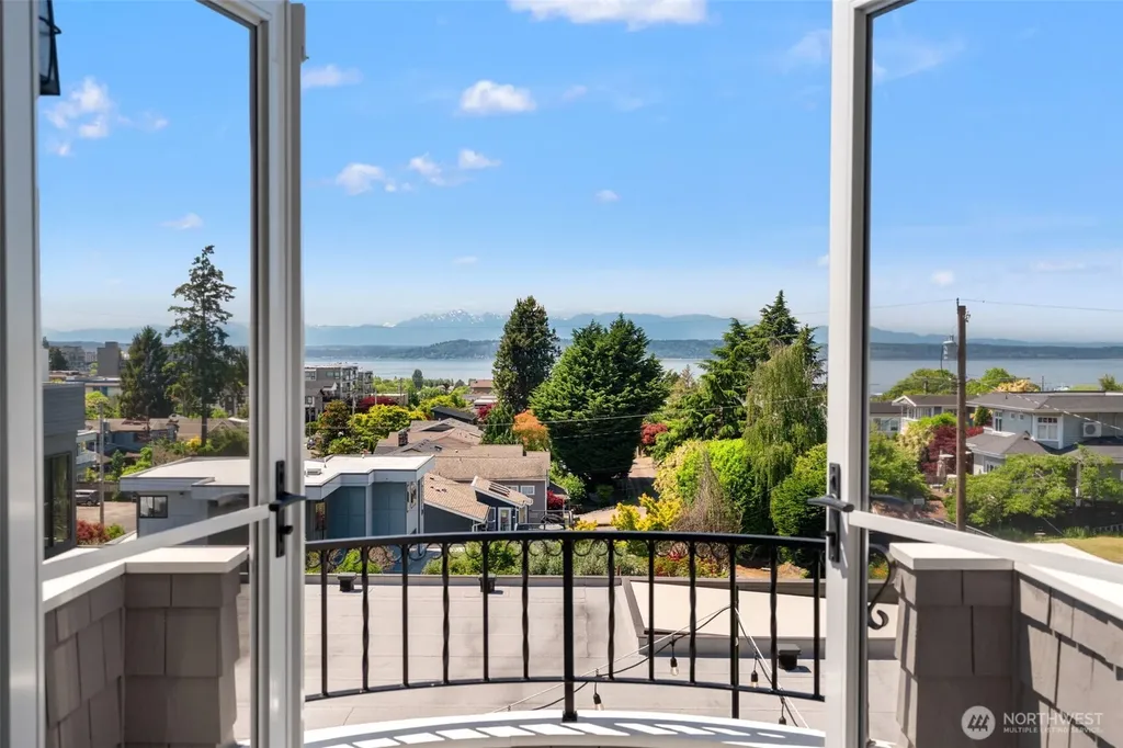 709 Maple Street Edmonds WA 98020