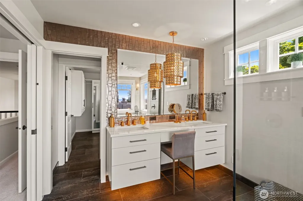 709 Maple Street Edmonds WA 98020