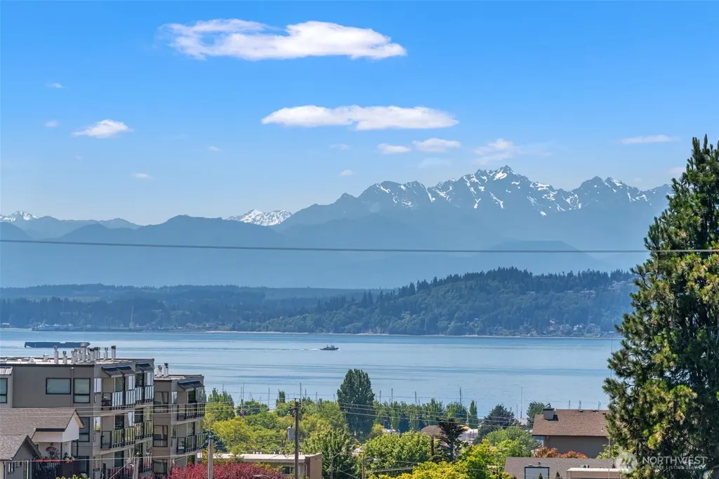 709 Maple Street Edmonds WA 98020