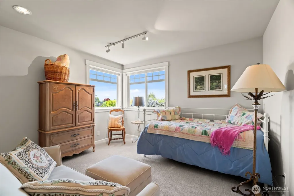 709 Maple Street Edmonds WA 98020