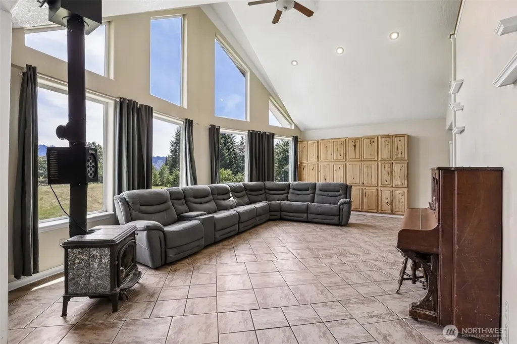 138 Marian Lane Ariel WA 98603