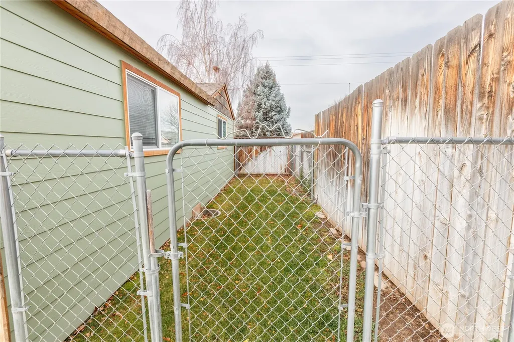 84 D Street NE Ephrata WA 98823