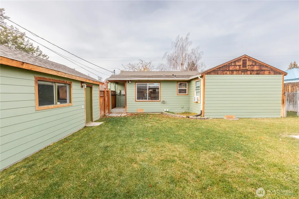 84 D Street NE Ephrata WA 98823