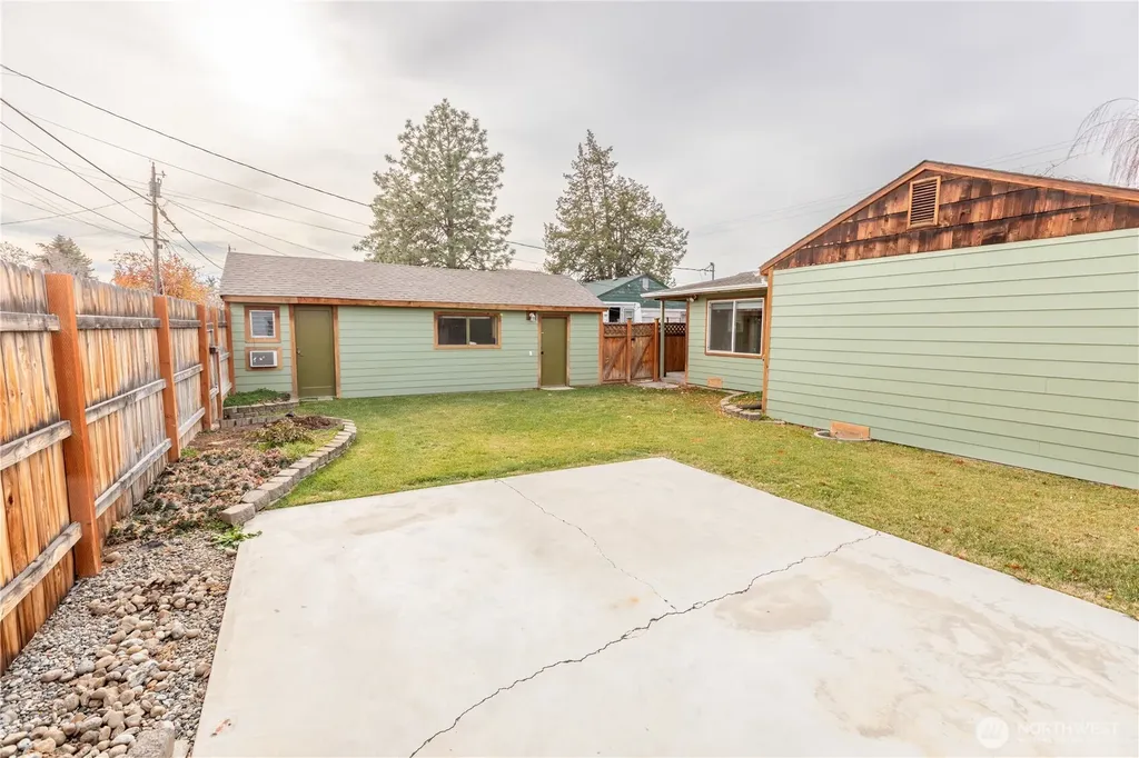 84 D Street NE Ephrata WA 98823