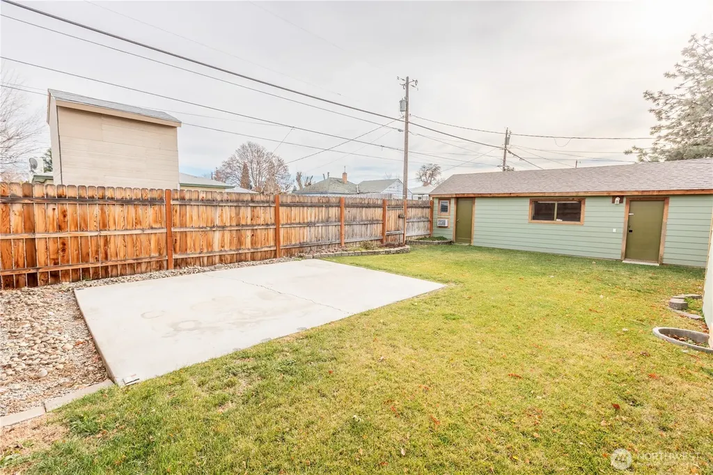 84 D Street NE Ephrata WA 98823