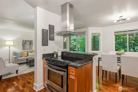 11056 NE 33rd Place Bellevue WA 98004