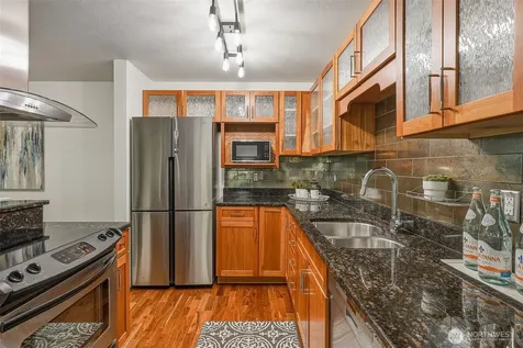 11056 NE 33rd Place Bellevue WA 98004