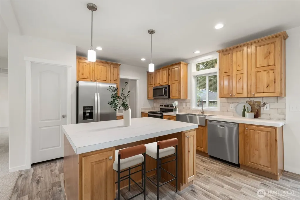 6772 NE Whidbey Drive Silverdale WA 98340