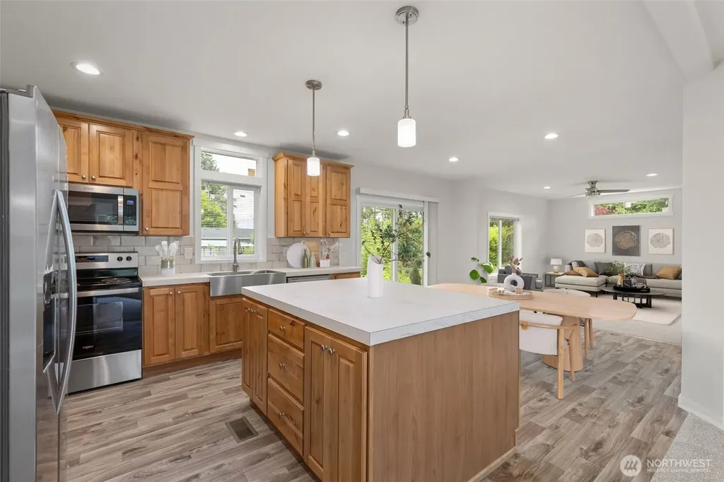 6772 NE Whidbey Drive Silverdale WA 98340