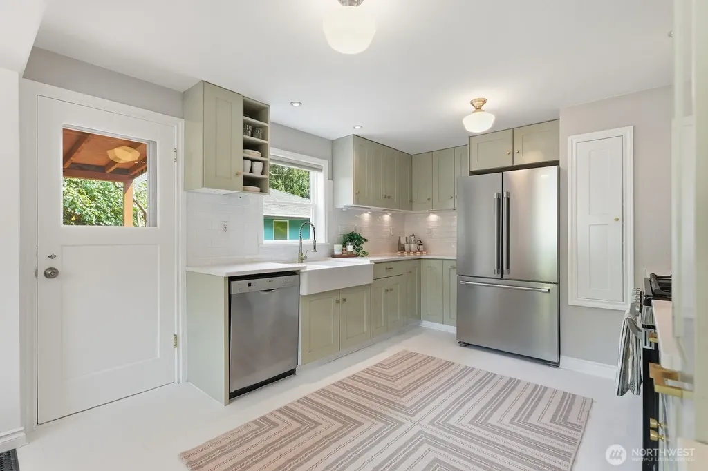 7736 38th Avenue SW Seattle WA 98126