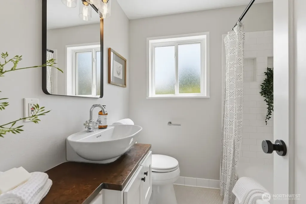 7736 38th Avenue SW Seattle WA 98126