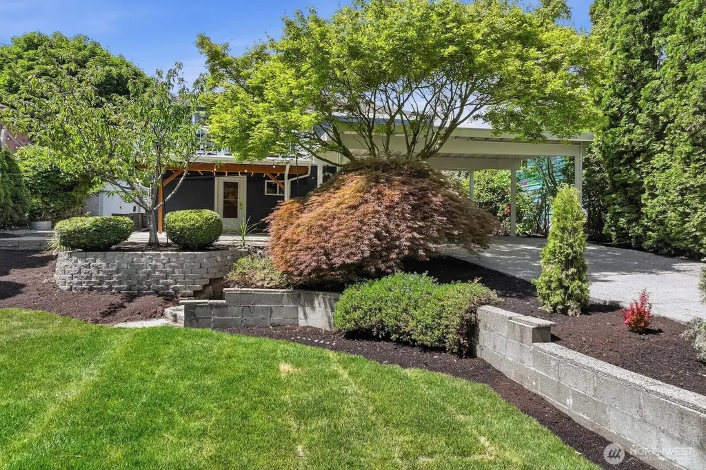 7736 38th Avenue SW Seattle WA 98126