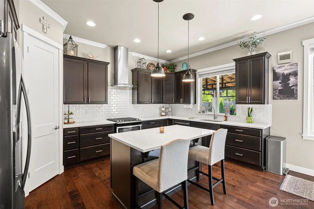 787 NW Dresden Court Bremerton WA 98311