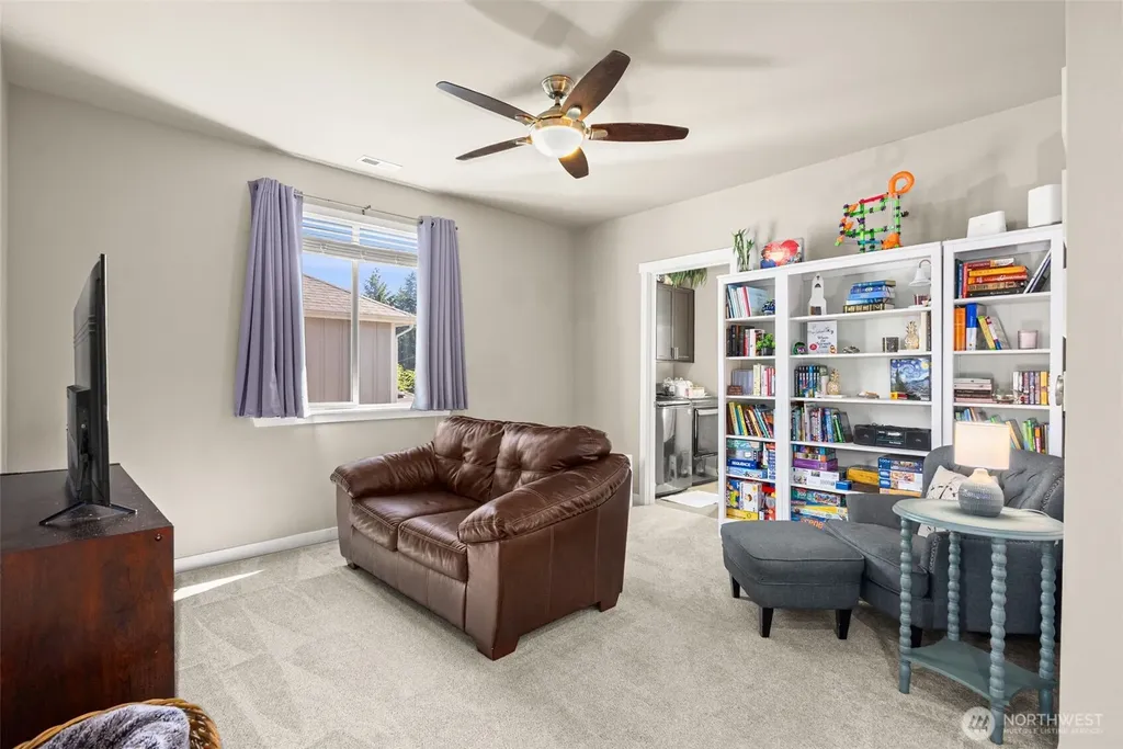 787 NW Dresden Court Bremerton WA 98311
