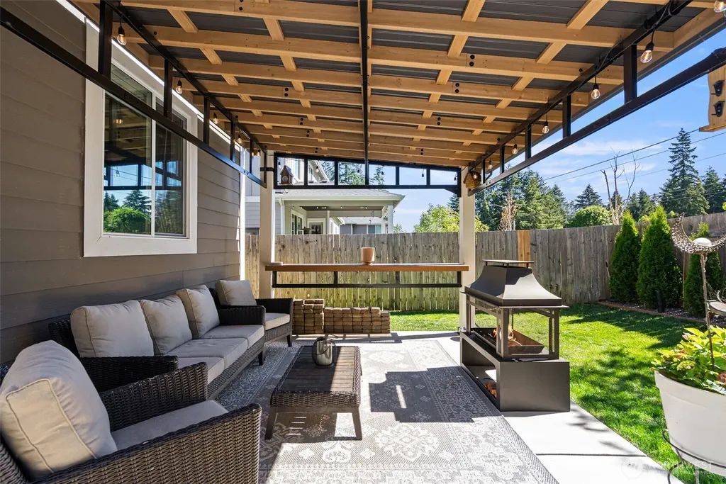 787 NW Dresden Court Bremerton WA 98311