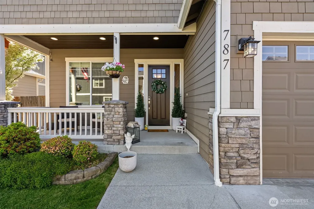 787 NW Dresden Court Bremerton WA 98311