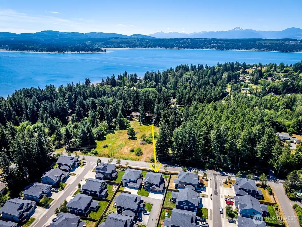787 NW Dresden Court Bremerton WA 98311