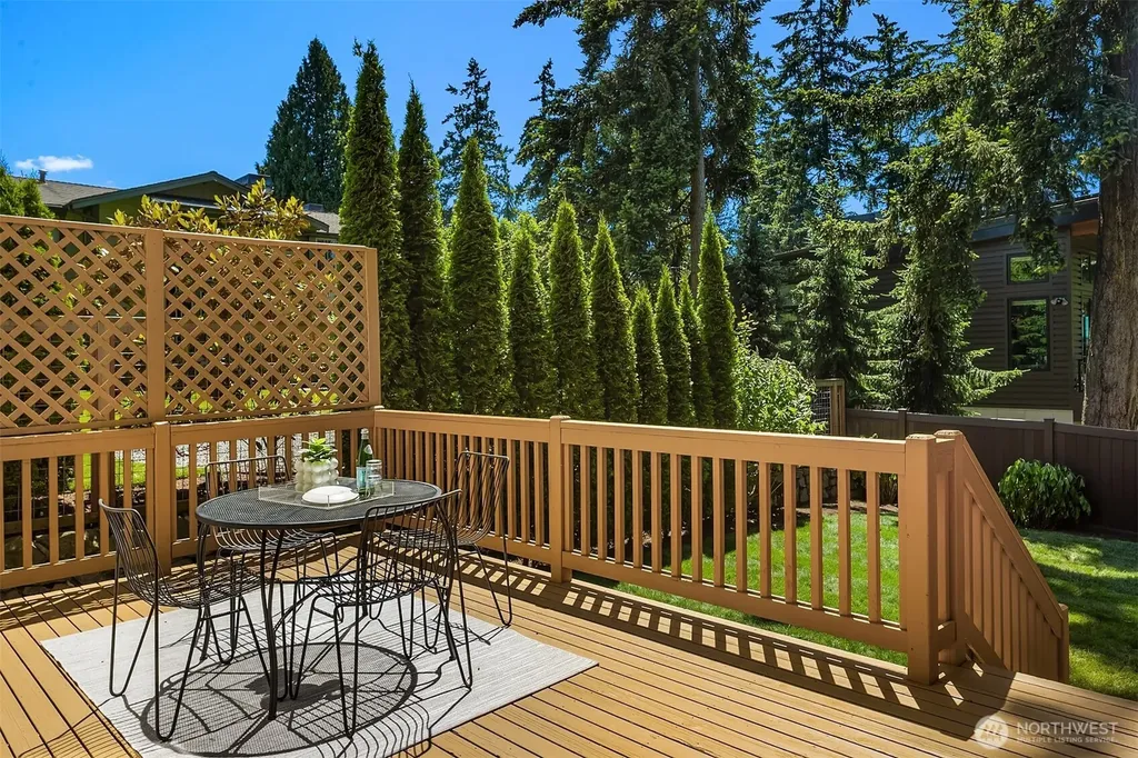 809 16th Avenue W Kirkland WA 98033