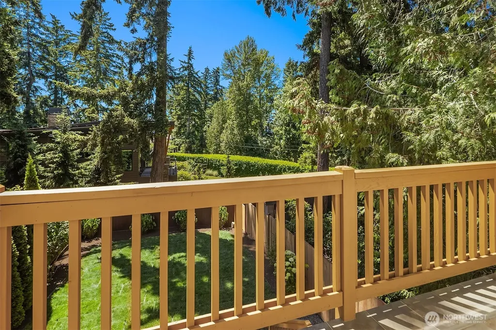 809 16th Avenue W Kirkland WA 98033