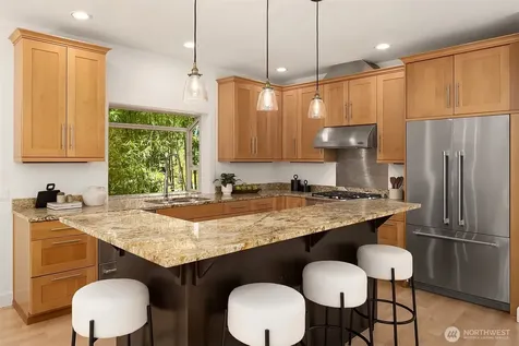 809 16th Avenue W Kirkland WA 98033