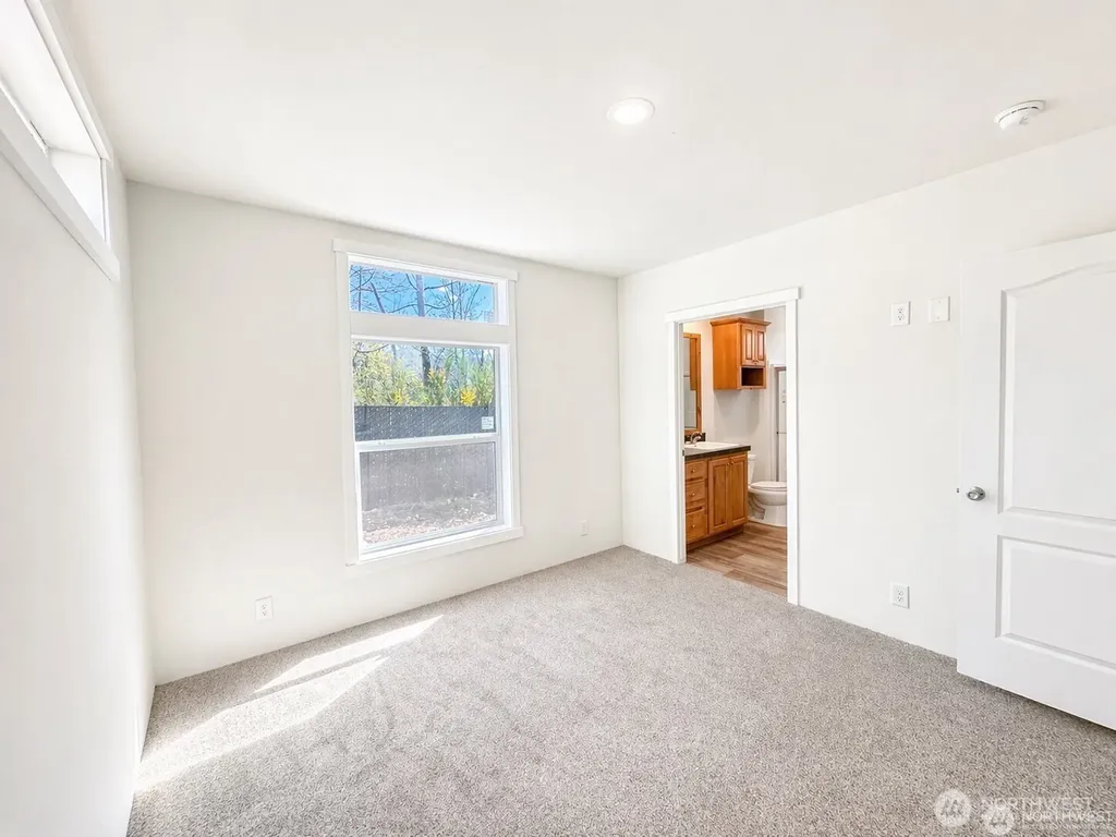 2073 Timber Street Enumclaw WA 98022