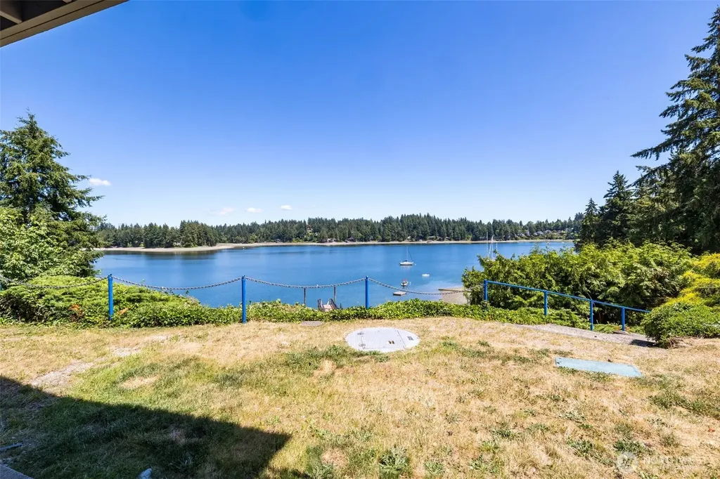 924 Shorewood Drive Bremerton WA 98312