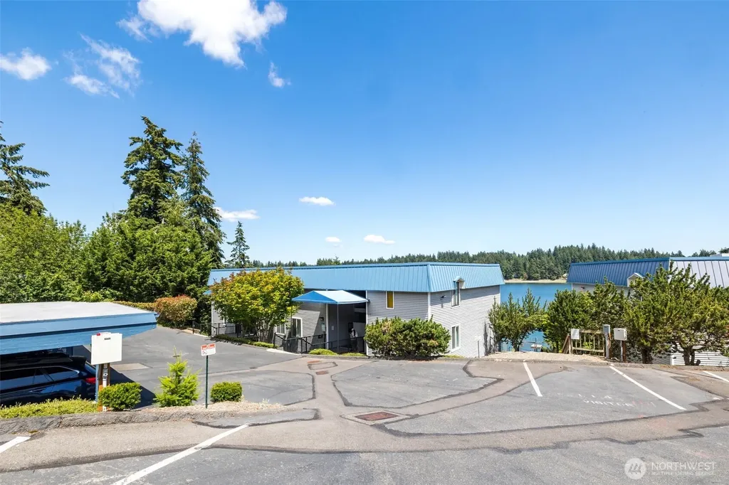 924 Shorewood Drive Bremerton WA 98312